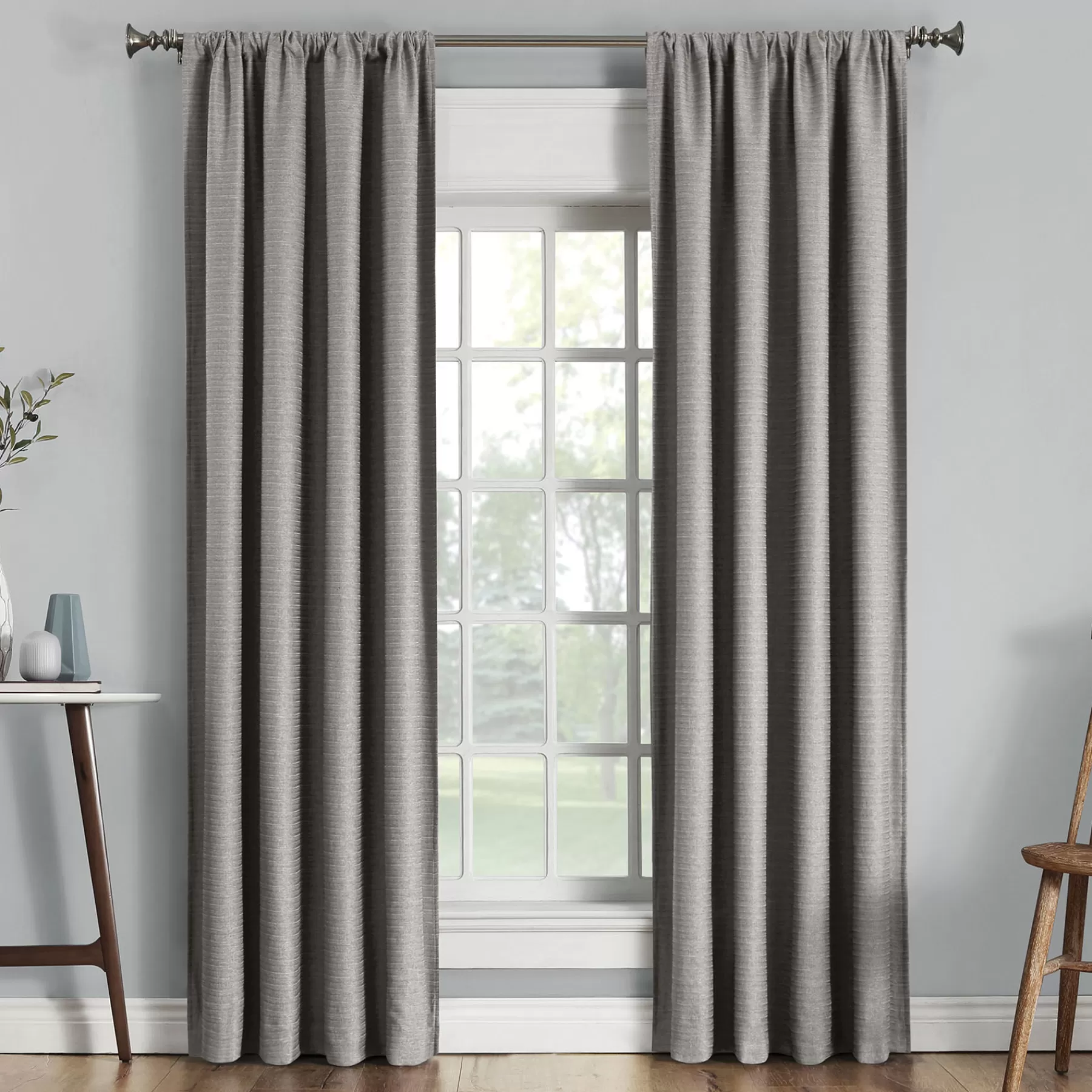 * Bargain Sale Sun Zero Soraya Grey Thermal Lining Blackout Curtain Panel, 84