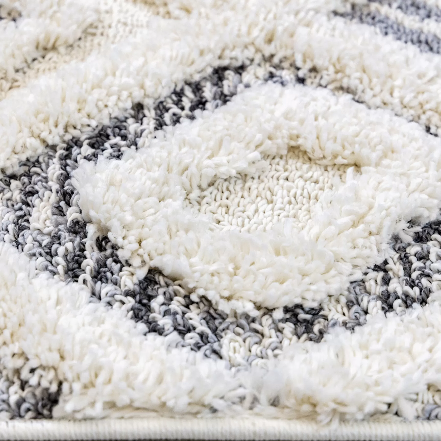 * Sale (B712) Gloria Cream Diamond Design Area Rug, 5 7